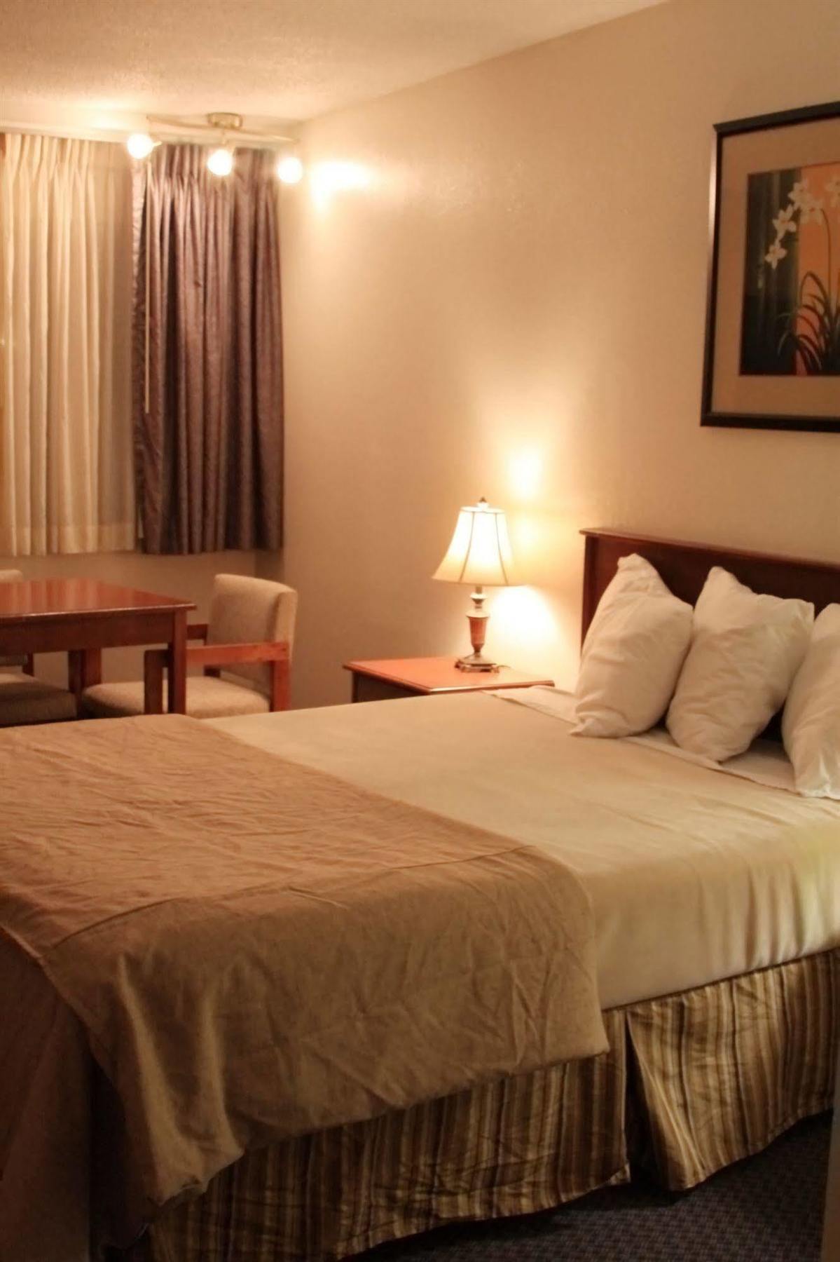 America Travel Inn Pullman Extérieur photo